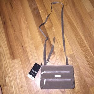 New baggallini path cross body purse
