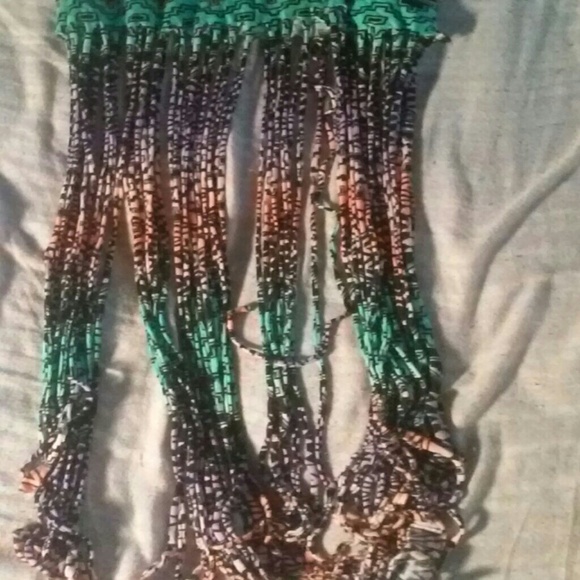 A crop top fringe shirt - Picture 2 of 3