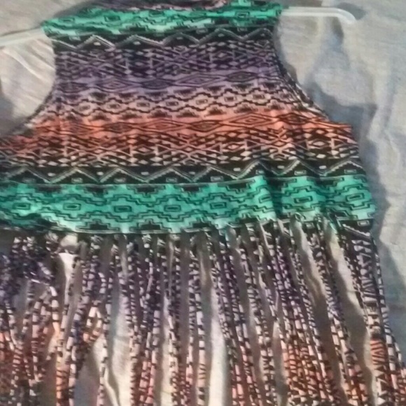 A crop top fringe shirt - Picture 3 of 3