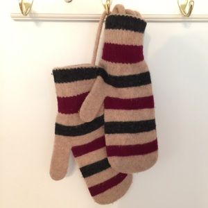 100% Cashmere Burberry Mittens