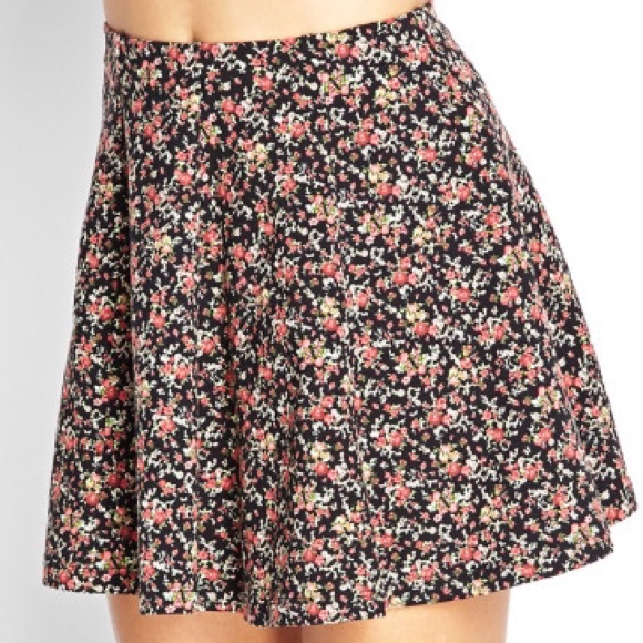 Forever 21 Floral Skater Skirt - Picture 1 of 3