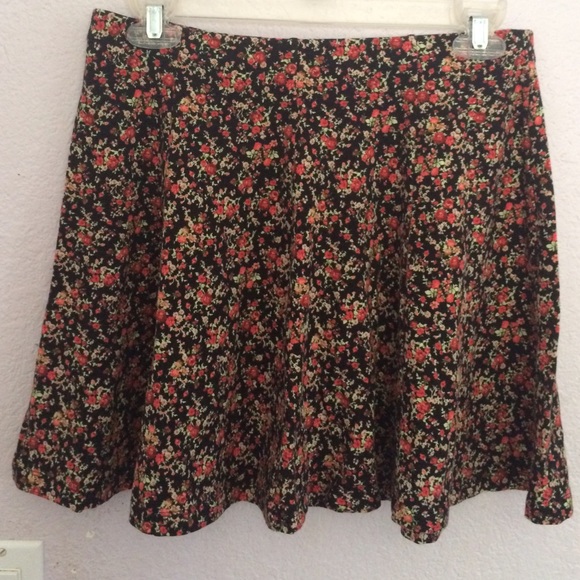 Forever 21 Floral Skater Skirt - Picture 2 of 3