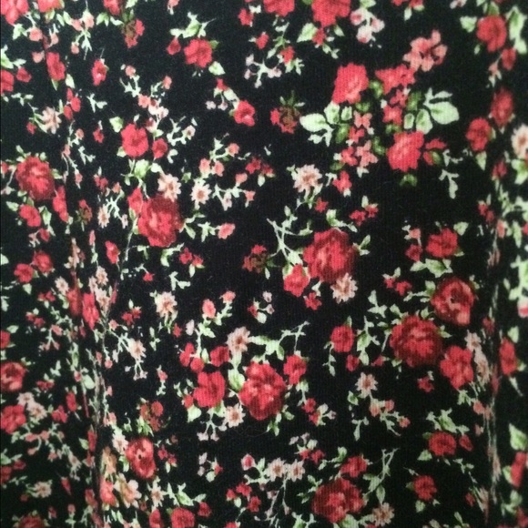 Forever 21 Floral Skater Skirt - Picture 3 of 3