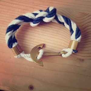 Anchor bracelet