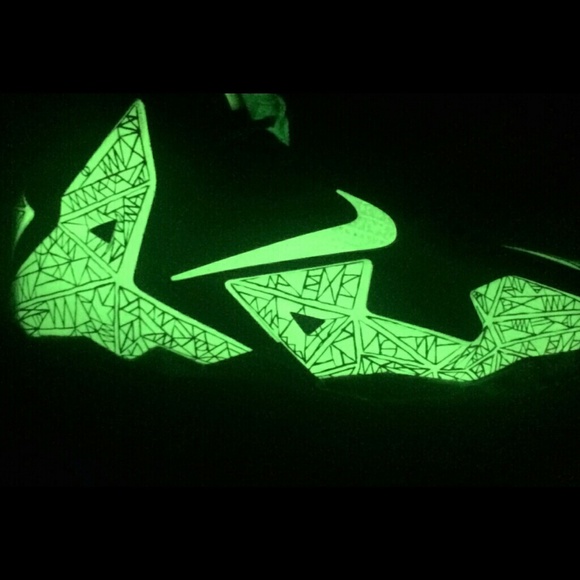 LeBron - Picture 3 of 4