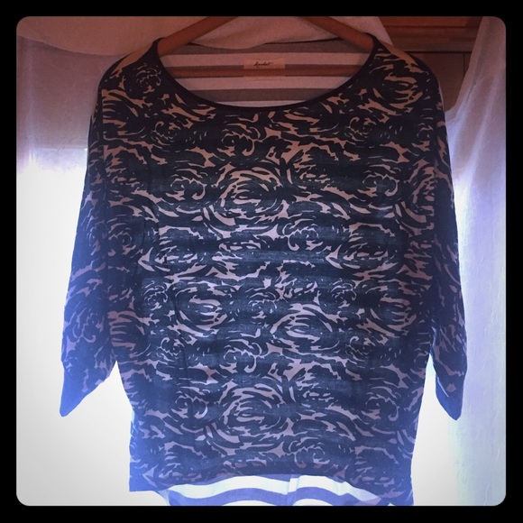 Anthropologie 3/4 Shirt (Medium)