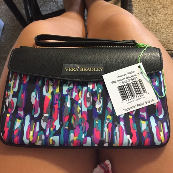 Super cute wristlet!