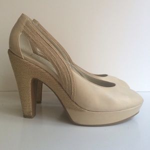 B. Makowsky Leather & Fabric Peep Toe Heels 9