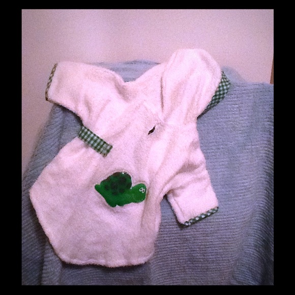 Dog bathrobe /green and white