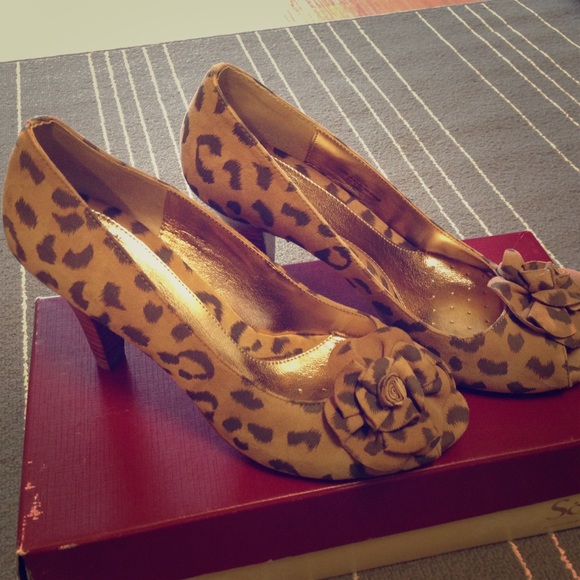 Leopard Print Sofft Heels