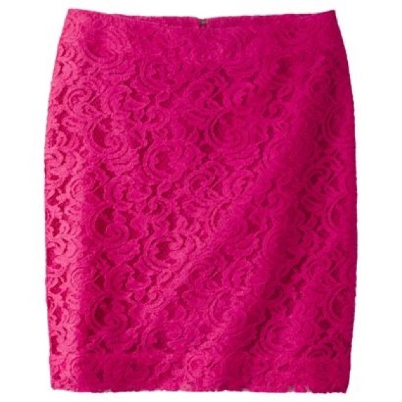 SOLD. Beautiful lace skirt - Picture 2 of 4
