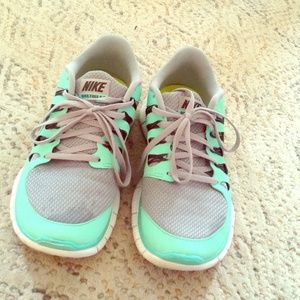 Sea foam Nike Free 5.0