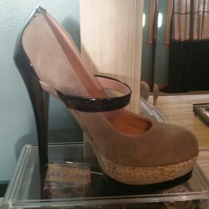 Jessica Simpson high heels