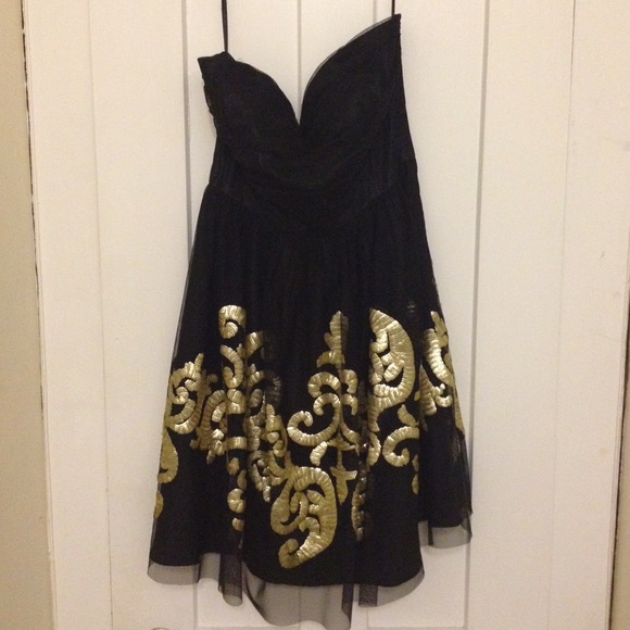 Hailey Logan by Adrianna papell prom formal dress