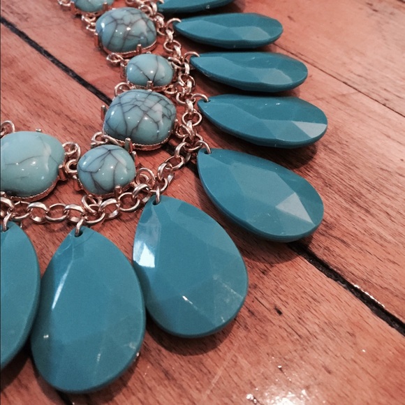 Teal, Turquoise & Gold Statement Necklace! 💛💙👗