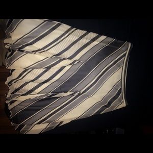 Banana Republic black and white skirt