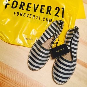 Forever 21 Size 8 fall flats