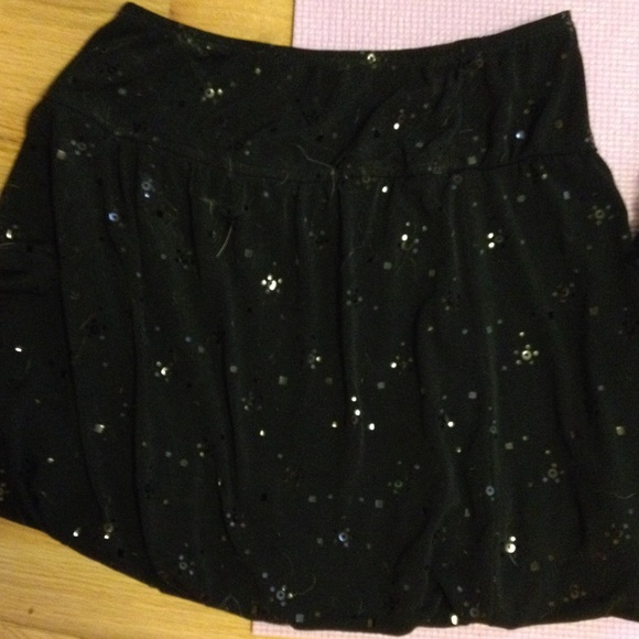 Skirt - Picture 2 of 3