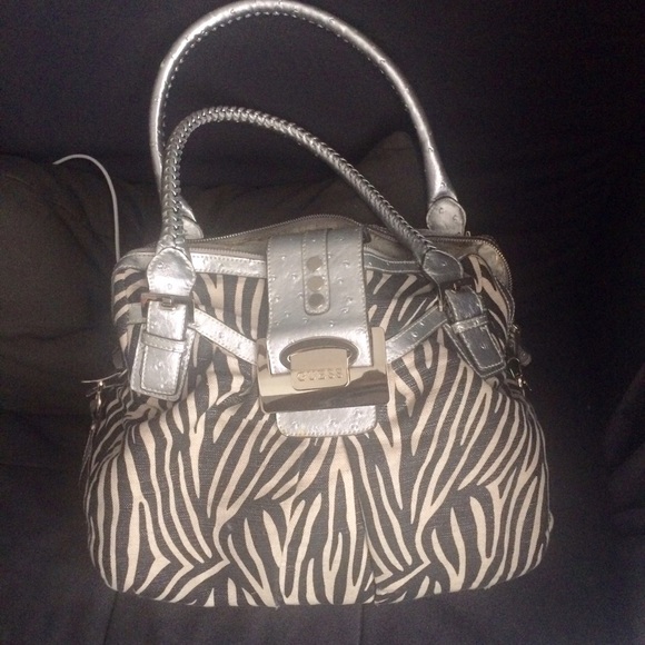 Guess Purse / shoulder Handbag