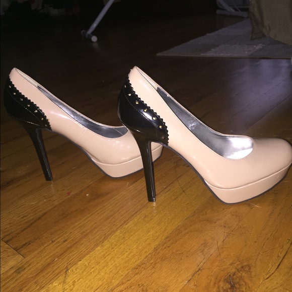 Pumps - Picture 2 of 2