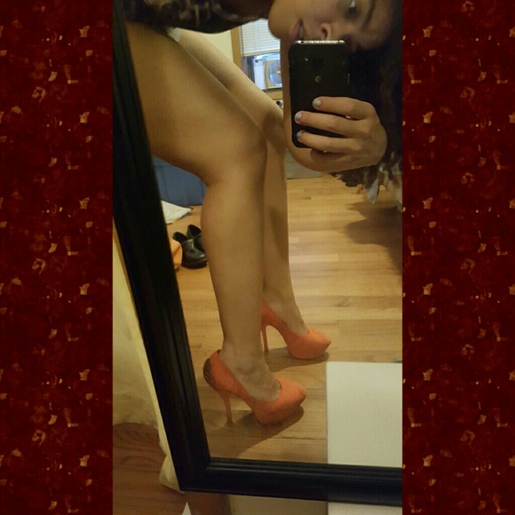 Orange and Gold Halston 6 Inch Heels - Picture 4 of 4