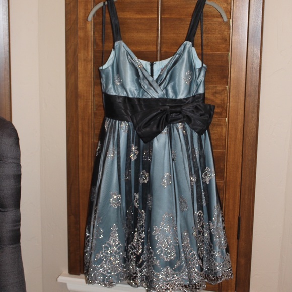 Gorgeous cocktail or evening dress