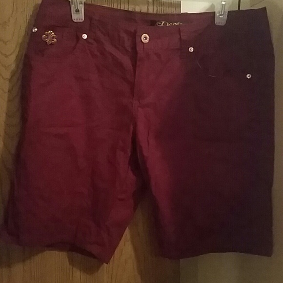 Dereon Shorts