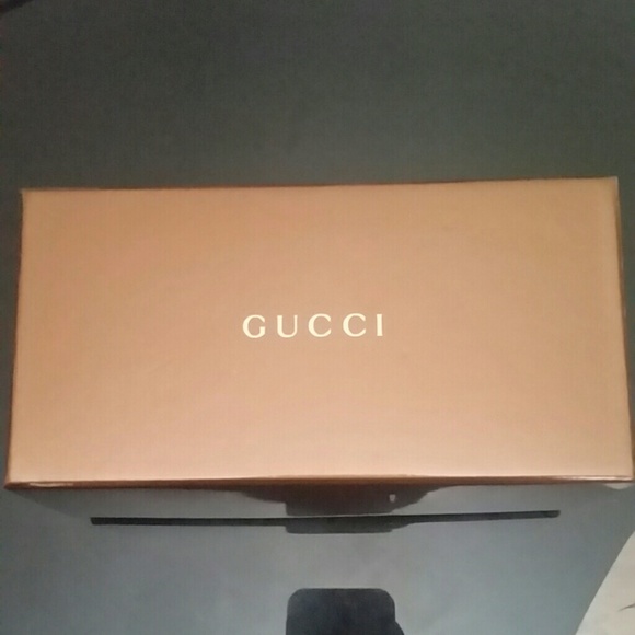 Gucci sunglass gift box