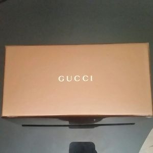 Gucci sunglass gift box