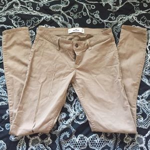 NWOT. Hollister Dark Khaki Jeans