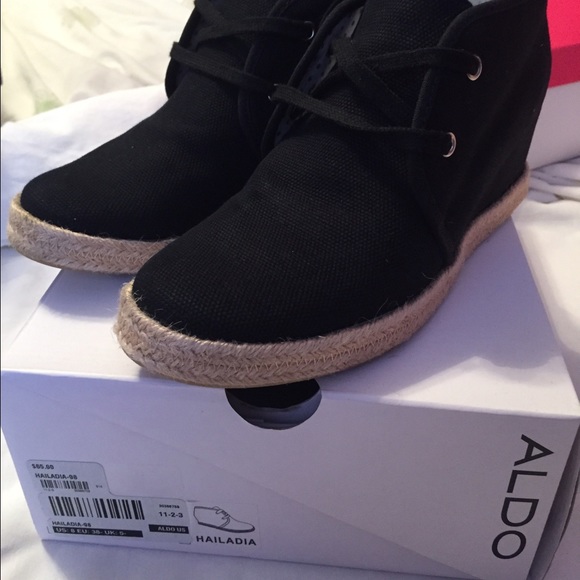 A small wedge bootie