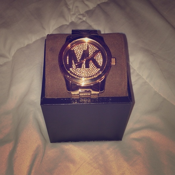 Michael Kors Clutches & Wallets - 🚫SOLD🚫 Michael Kors Rosegold Watch