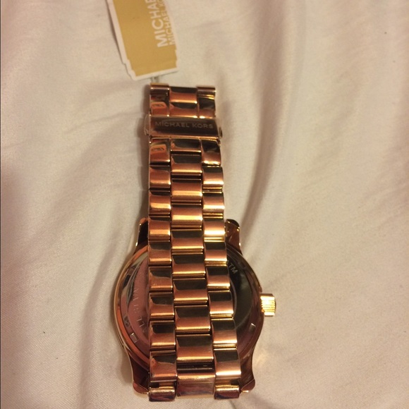 🚫SOLD🚫 Michael Kors Rosegold Watch - Picture 4 of 4