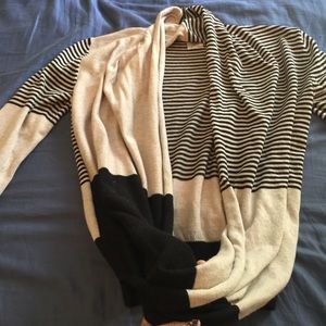 Max Studio Black and Tan color sweater cardigan