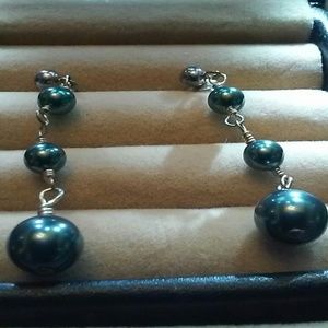 Silver drop black pearl earring
