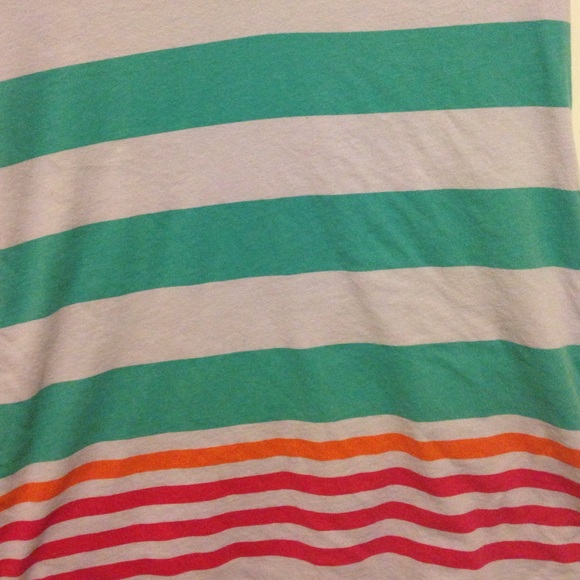 V-neck - Picture 2 of 2