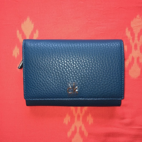 SOLD! NEW Calvin Klein Genuine Leather Teal Wallet
