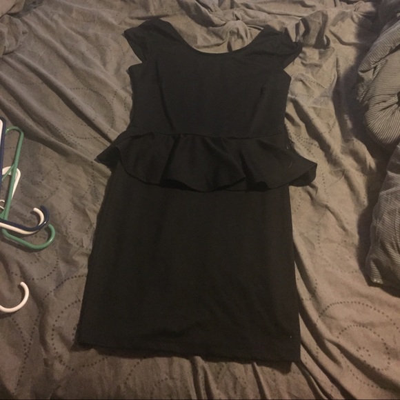 Black peplum dress - Picture 2 of 2