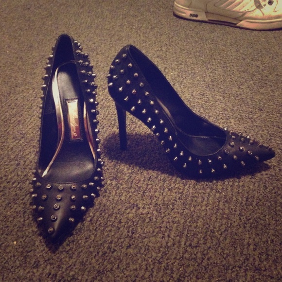Brand New Boutique 9 Studded Heels