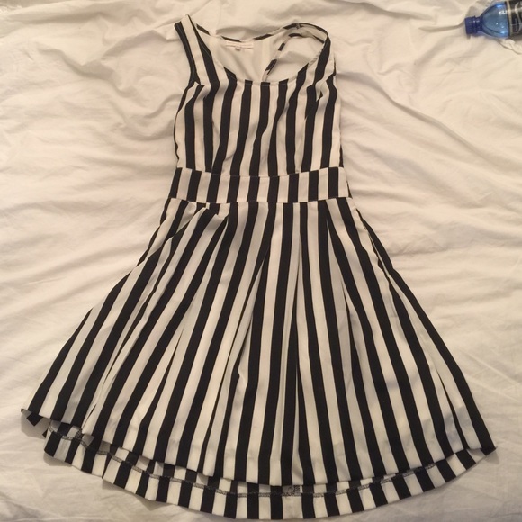 Cute black and white boutique dress