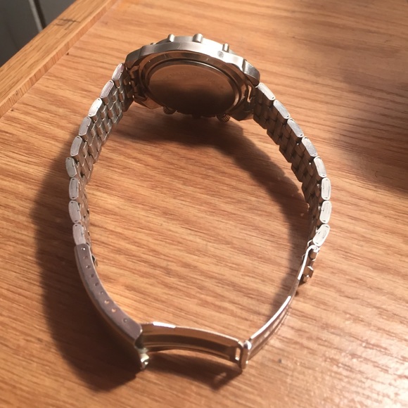 Silver watch never worn - Picture 3 of 4