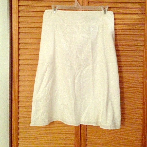 New York & company White skirt