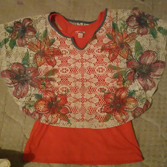 Girl's shirt