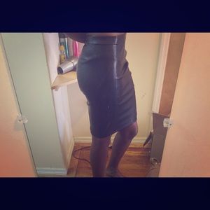 Cute black faux leather SKIRT!!  Cute fall item!