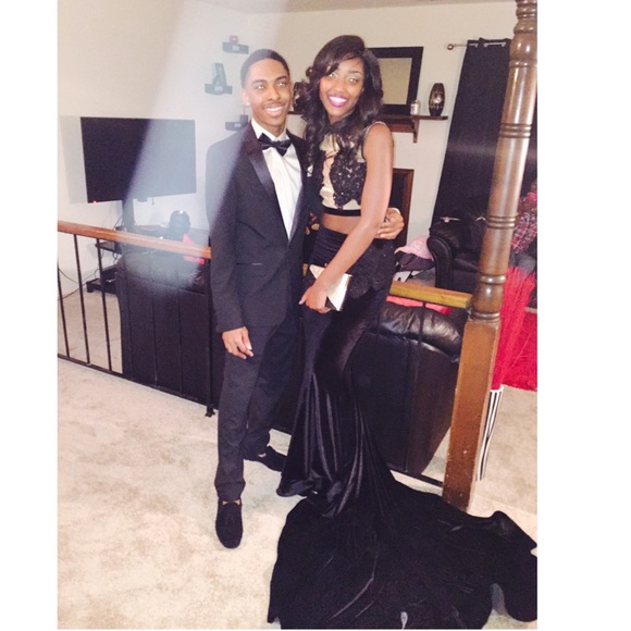 A prom dress - Picture 2 of 2