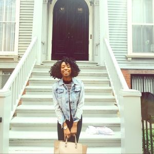 Light Denim wash jean jacket !!