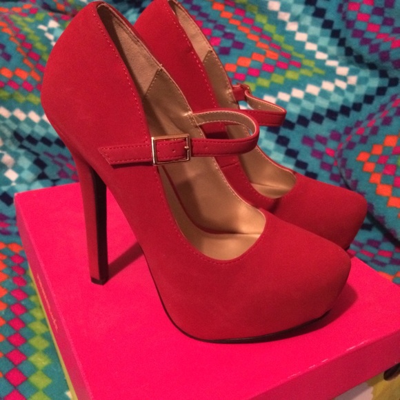 Red Pumps