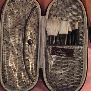 Mac Christmas brush set limited edition