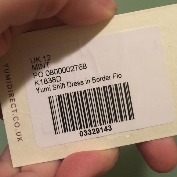 Yumi Shift Dress in Border Floral- new w tags - Picture 3 of 3