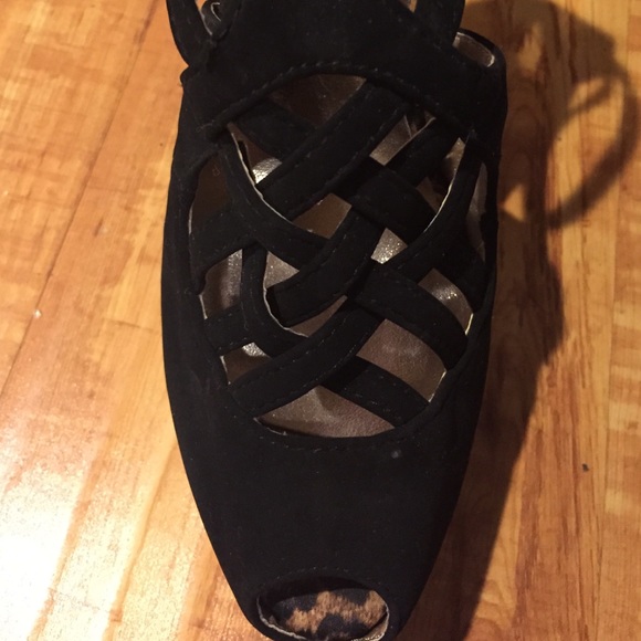 Black high heels ✨👠 - Picture 3 of 3